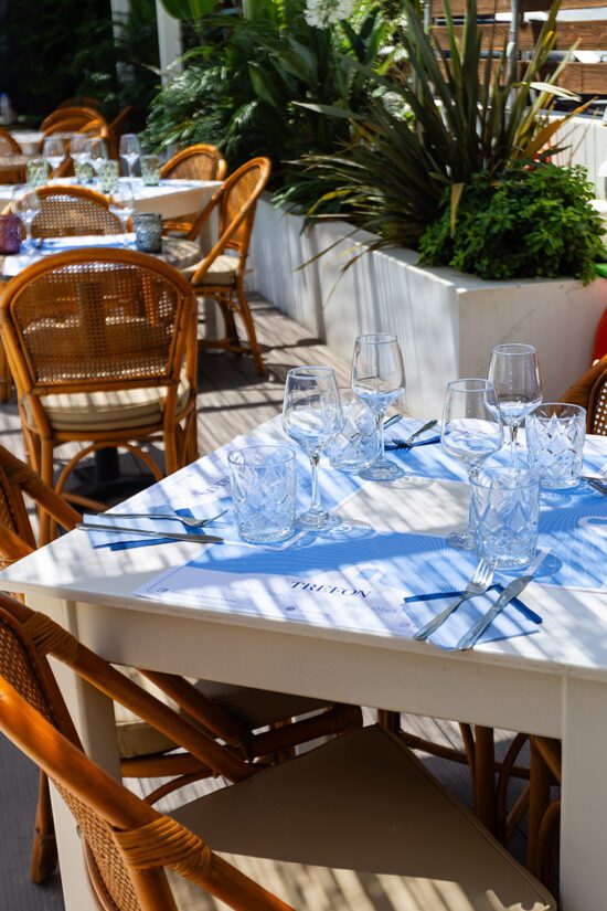 Outdoor dining - Trefon Hotel